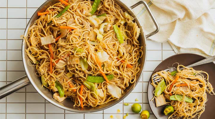 Pancit Canton Guisado in Bilao